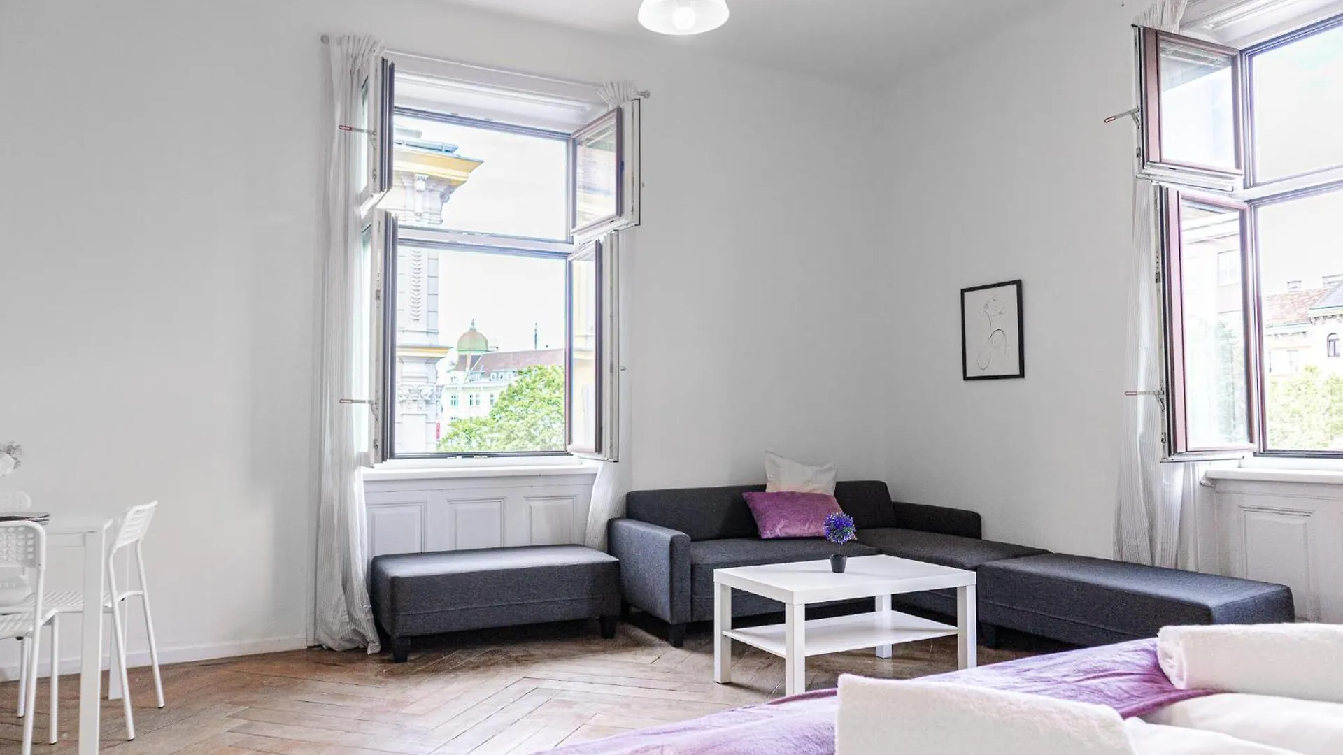 Two Charming Apartments Near Volksoper And Akh Vienna Austria