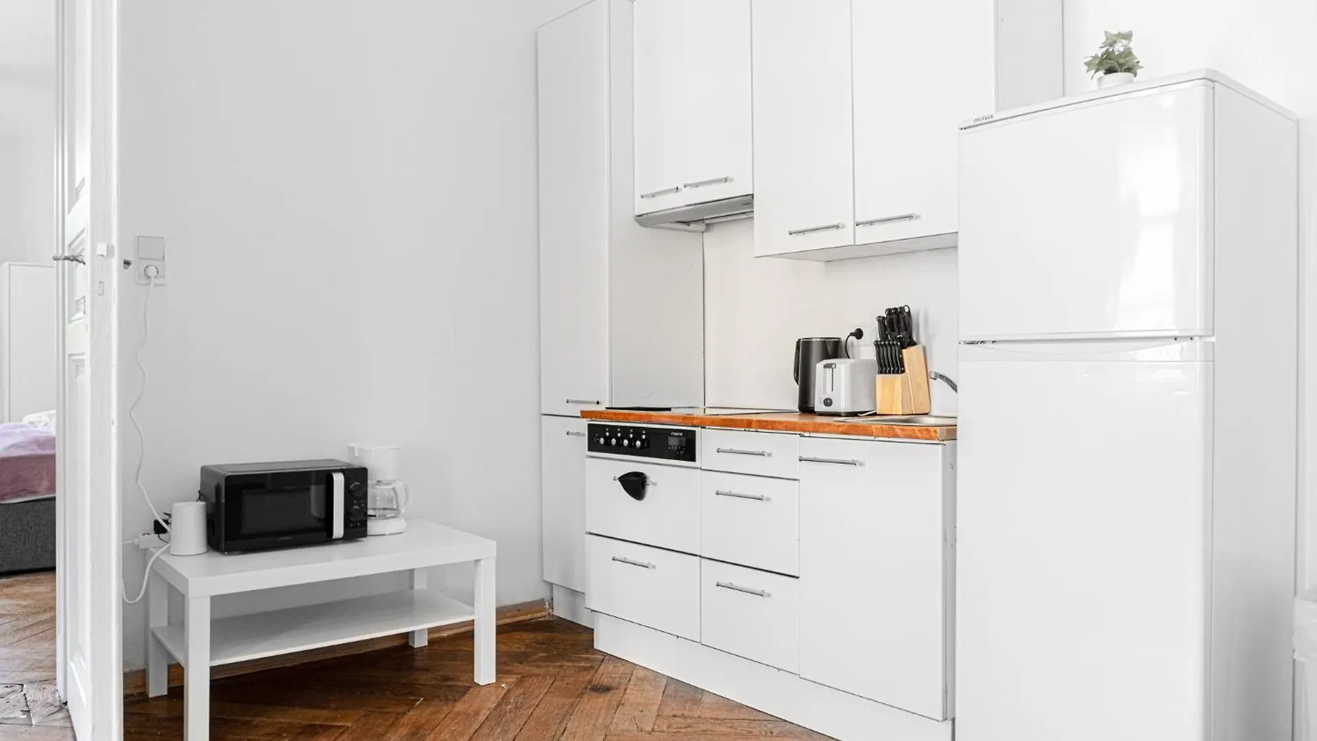 Two Charming Apartments Near Volksoper And Akh Vienna Austria