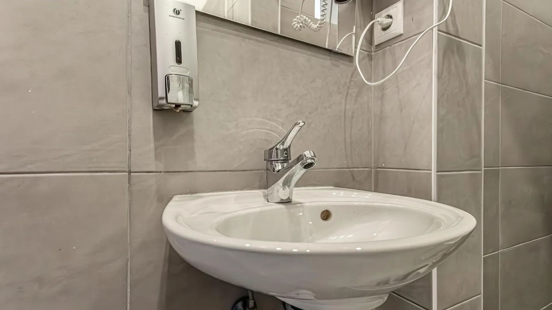 Two Charming Apartments Near Volksoper And Akh Vienna 0*,