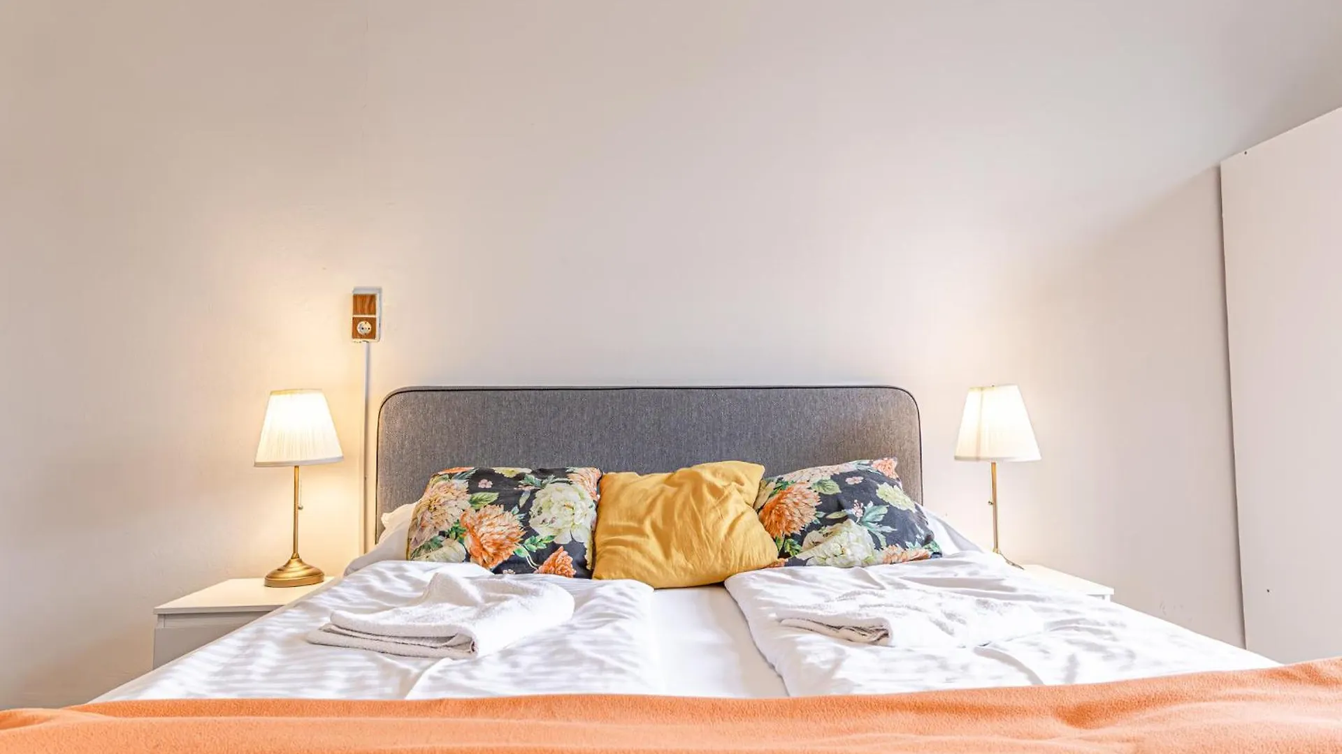 Two Charming Apartments Near Volksoper And Akh Wien